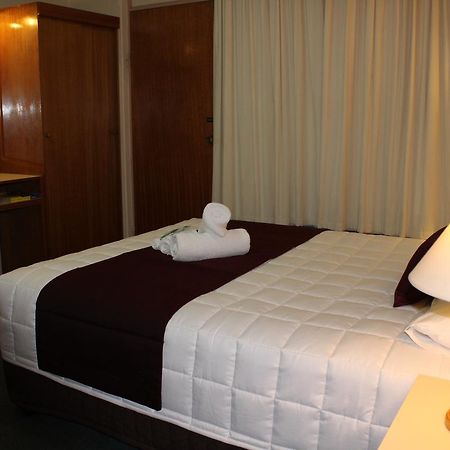 Tabourie Lake Motor Inn Extérieur photo