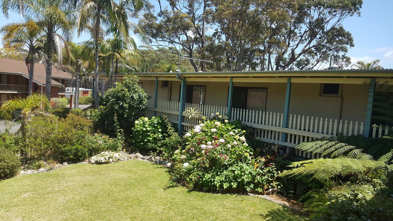 Tabourie Lake Motor Inn Extérieur photo