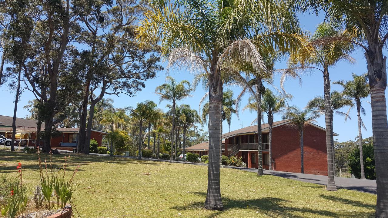 Tabourie Lake Motor Inn Extérieur photo